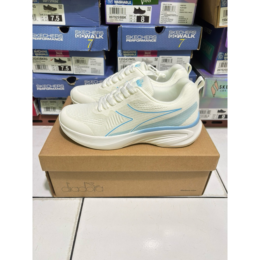 SIZE 37,38,40 DIADORA NIMBUS RUNNING WOMAN WHITE PUTIH