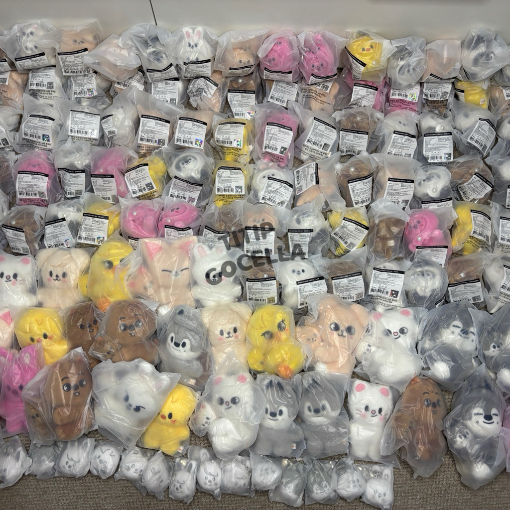 [READY STOCK] MERCHANDISE SKZOO CELEBRATE LYING VER MAGNET STANDING PLUSH SILVER