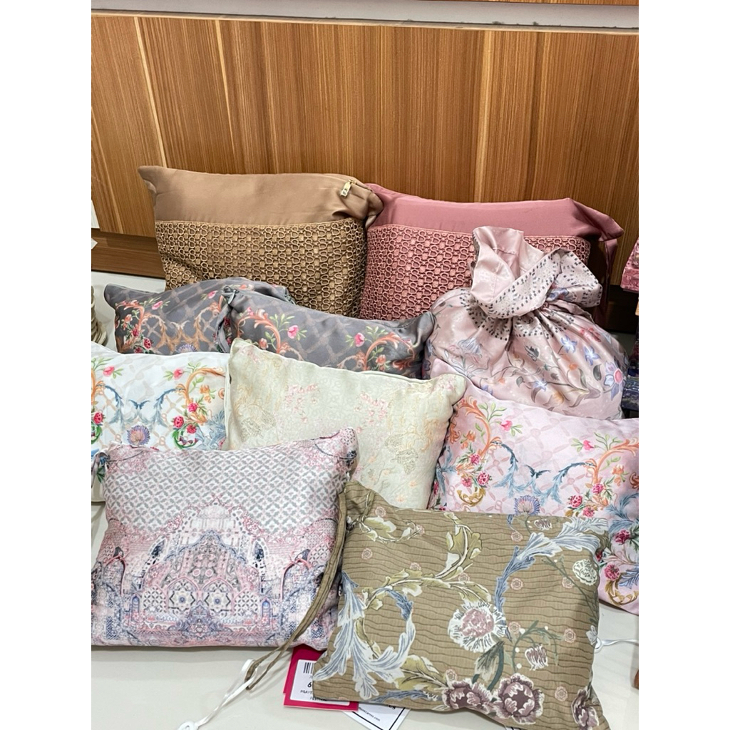 MODINITY BUTTONSCARVES AS IS - mukena, prayer robe Buttonscarves Nada Puspita