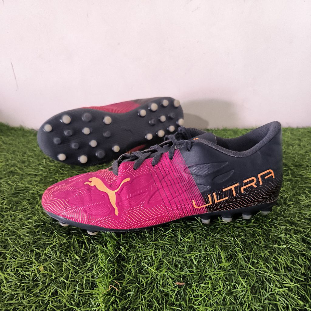 Sepatu Bola Size 38 / 24 CM