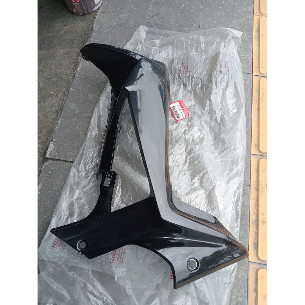 Cover Sayap Kanan Supra125 TR 64400-KVL-N01AFB