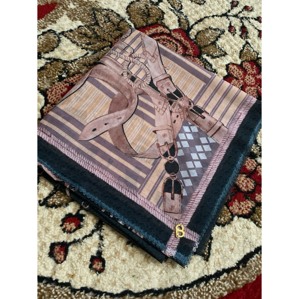 preloved Scarf buttonscarves chain 2 black voal square