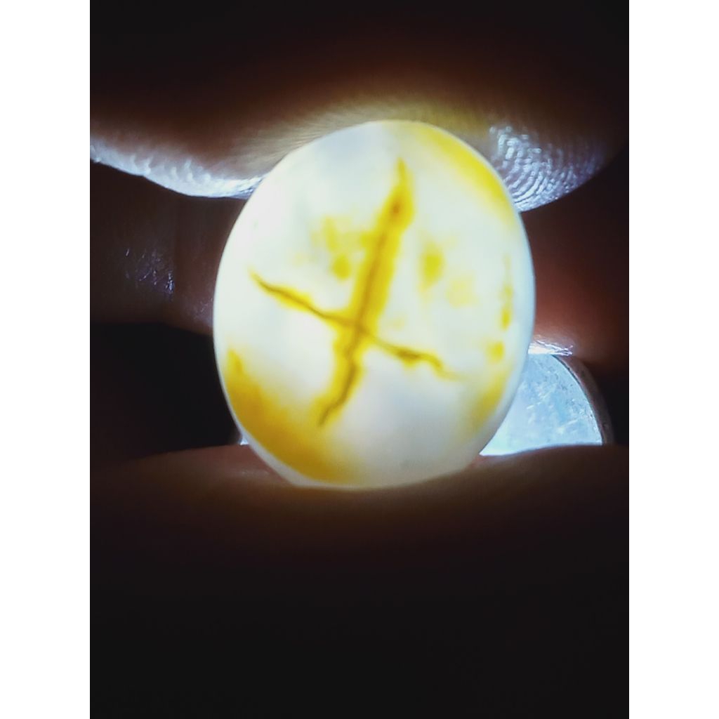 Batu Kristal Tapak Jalak Emas