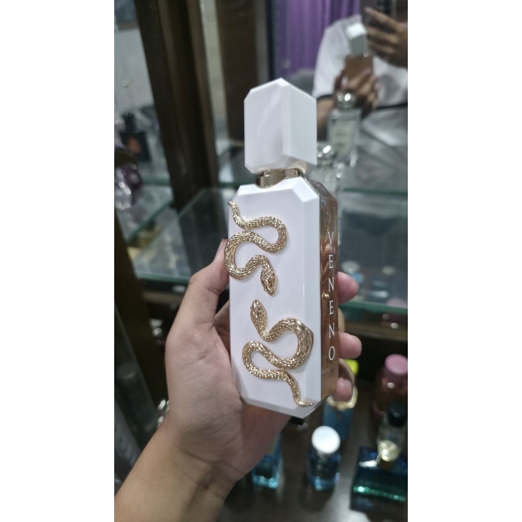 French Avenue Veneno Preloved 99%