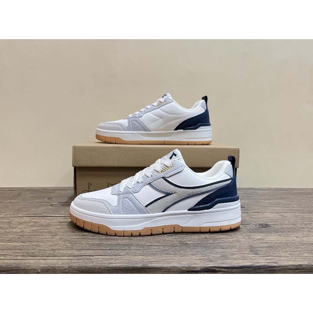 Sepatu sneakers casual pria Diadora Naro White Blue Original