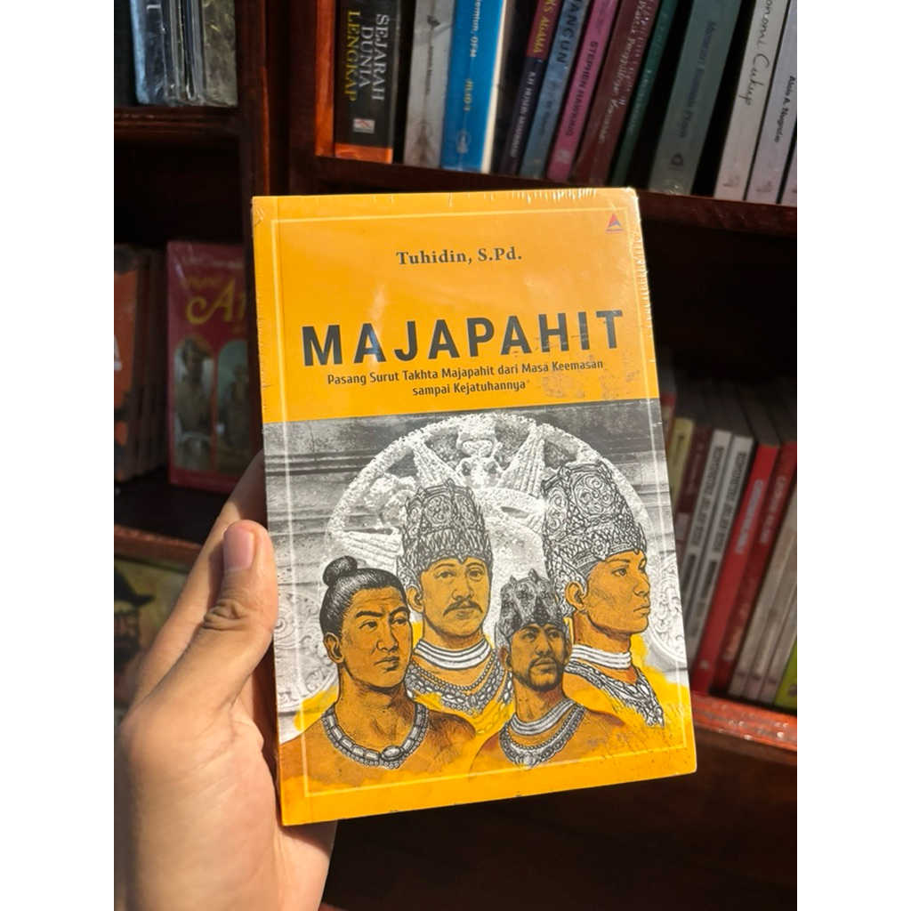 BUKU MAJAPAHIT - TUHIDIN