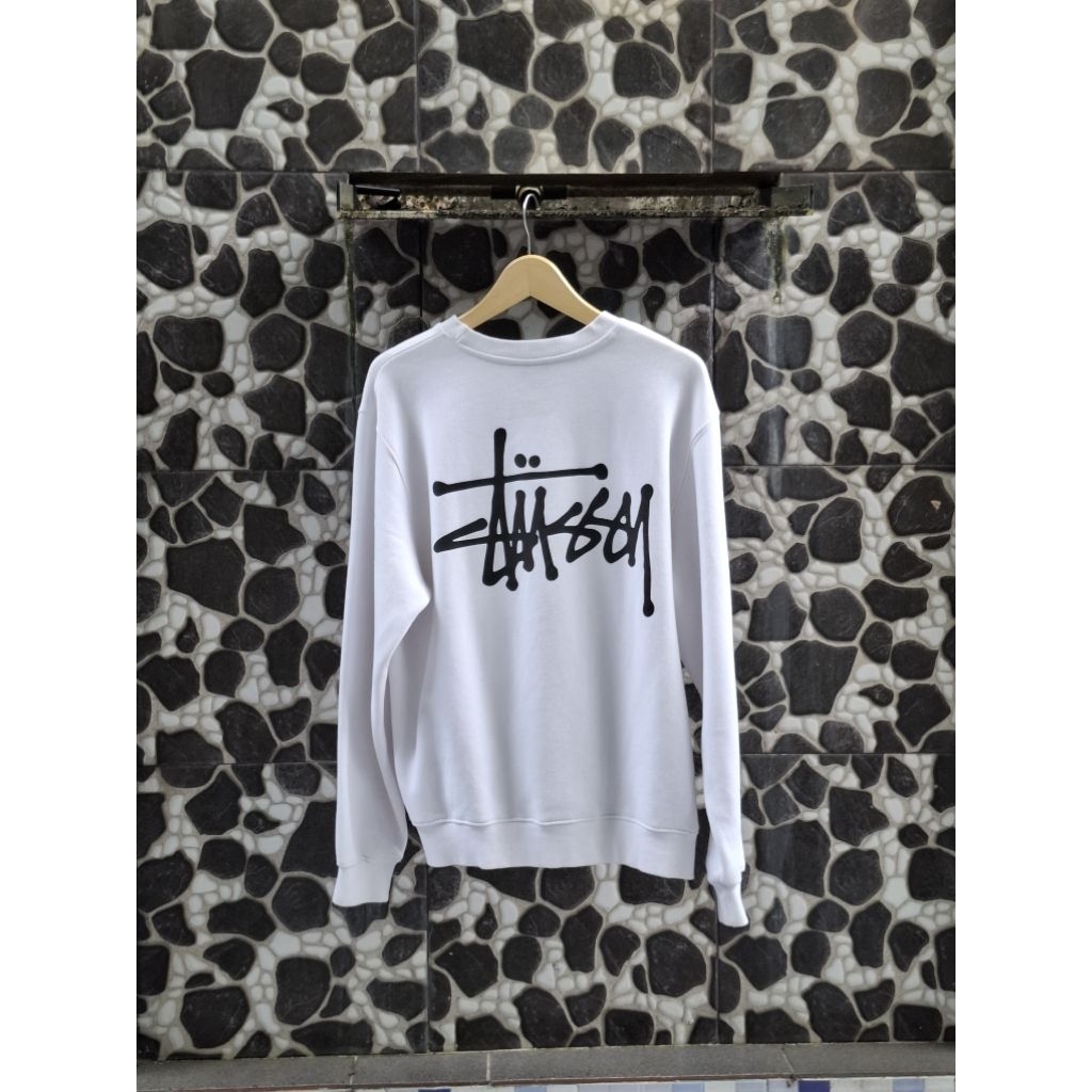 crewneck stussy basic original.