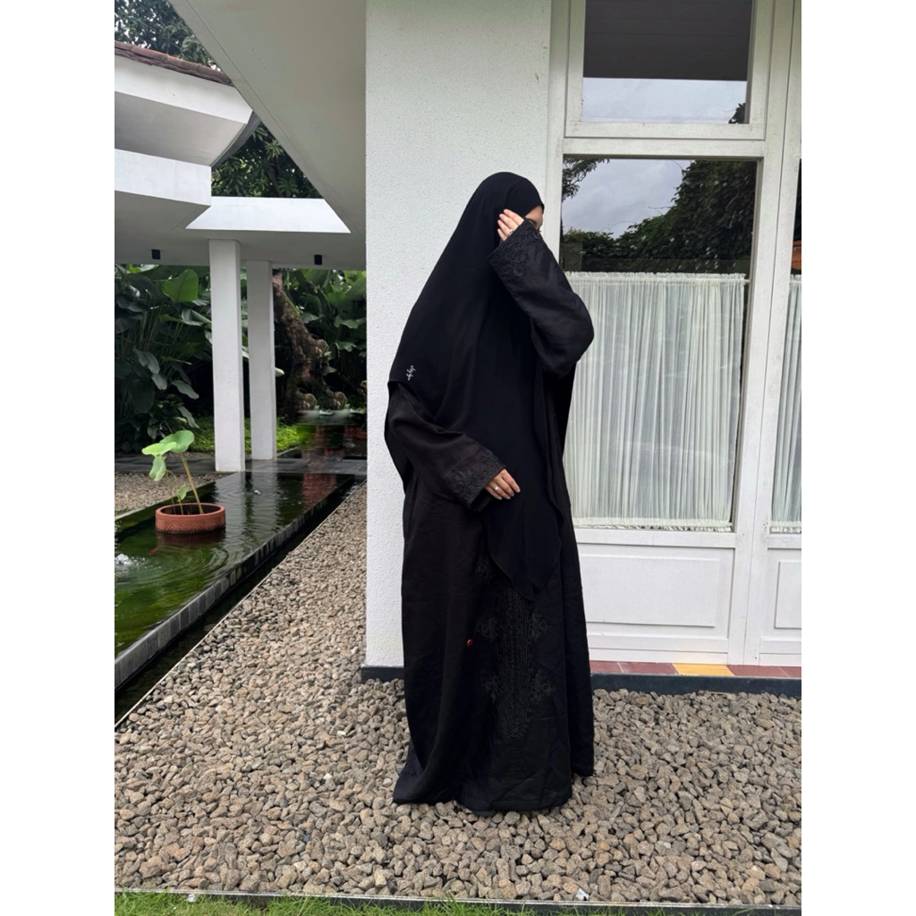 Aafiya Abaya Abira