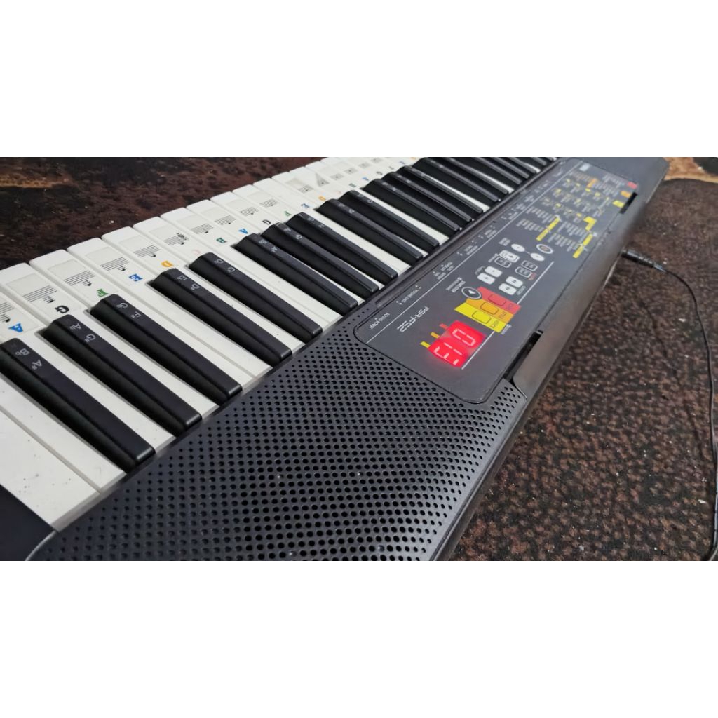 Keyboard Piano Yamaha PSR F52 normal mulus