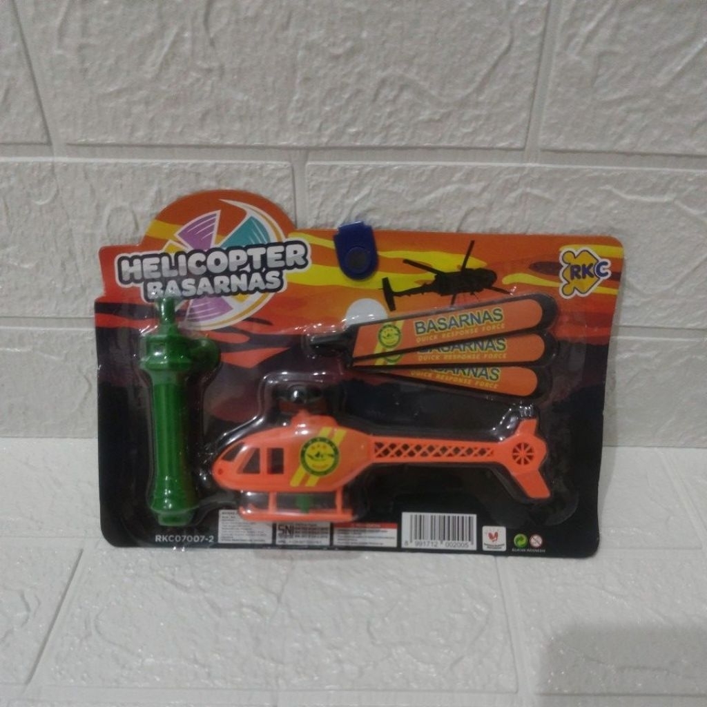 MAINAN HELIKOPTER TARIK TERBANG