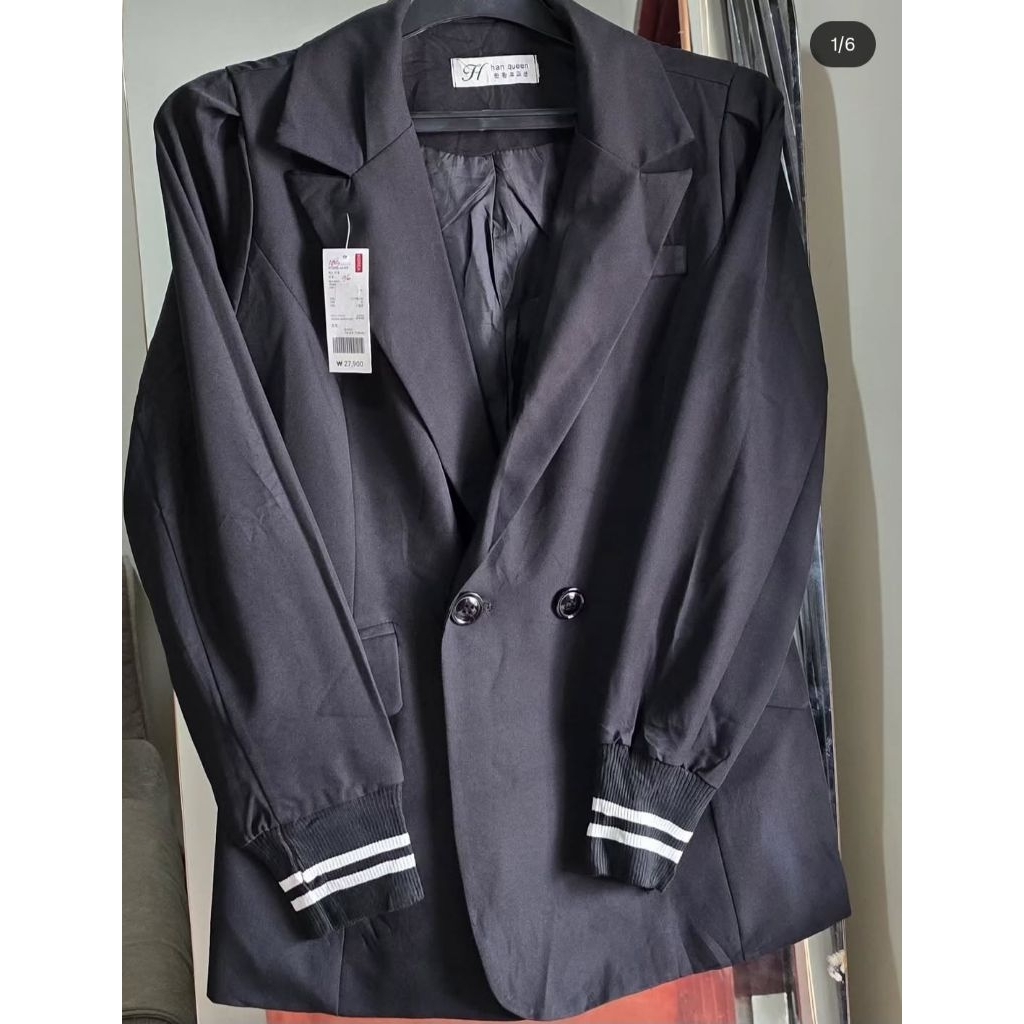 Blazer fashion, hitam pekat