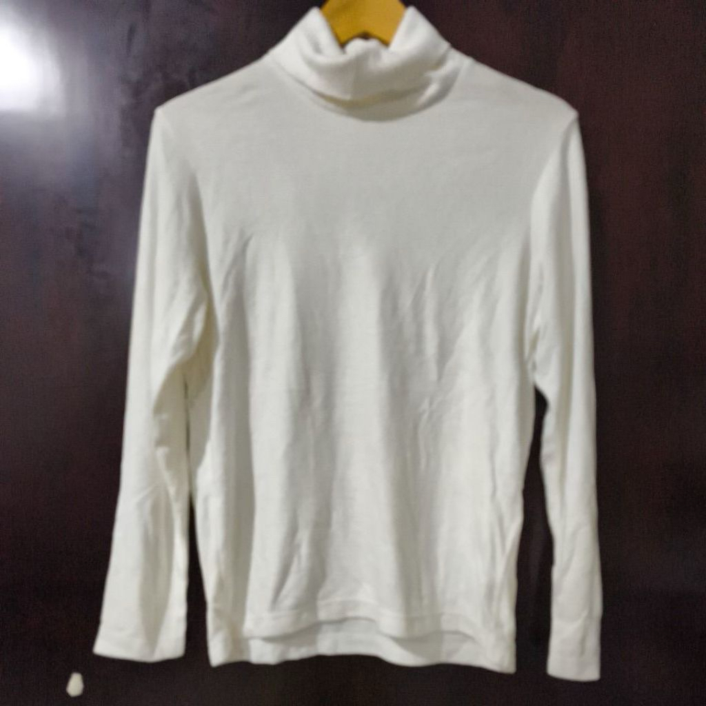 preloved baju uniqlo turtleneck XL