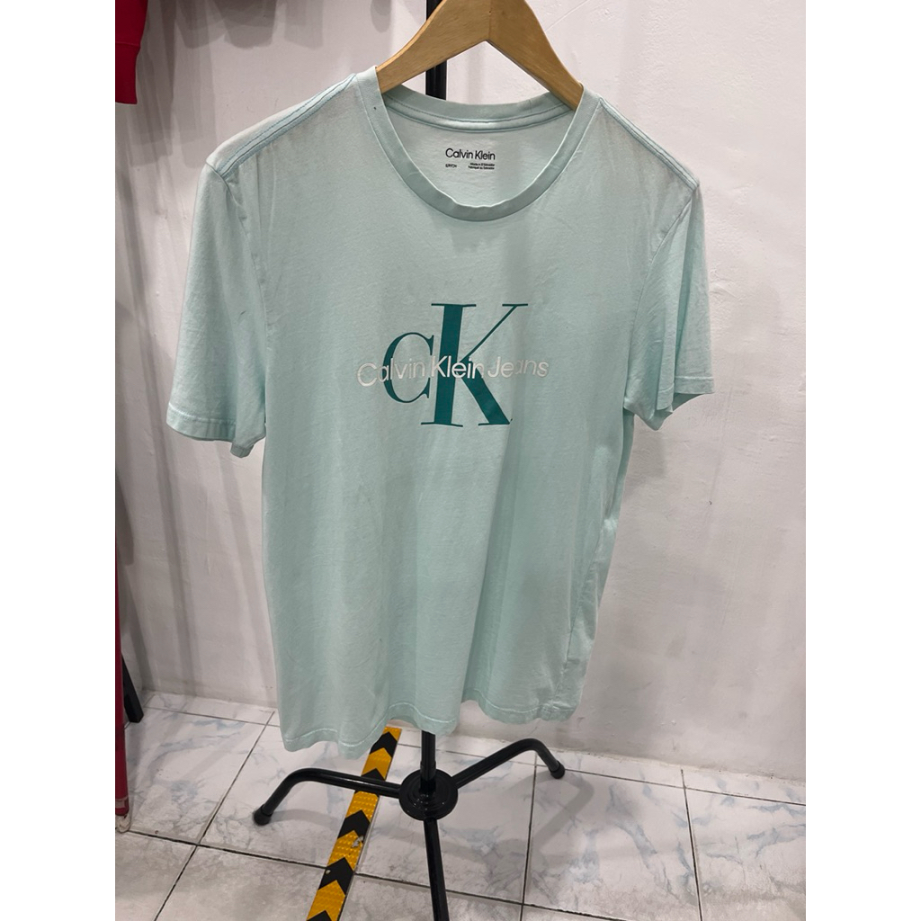 calvin klein tshirt