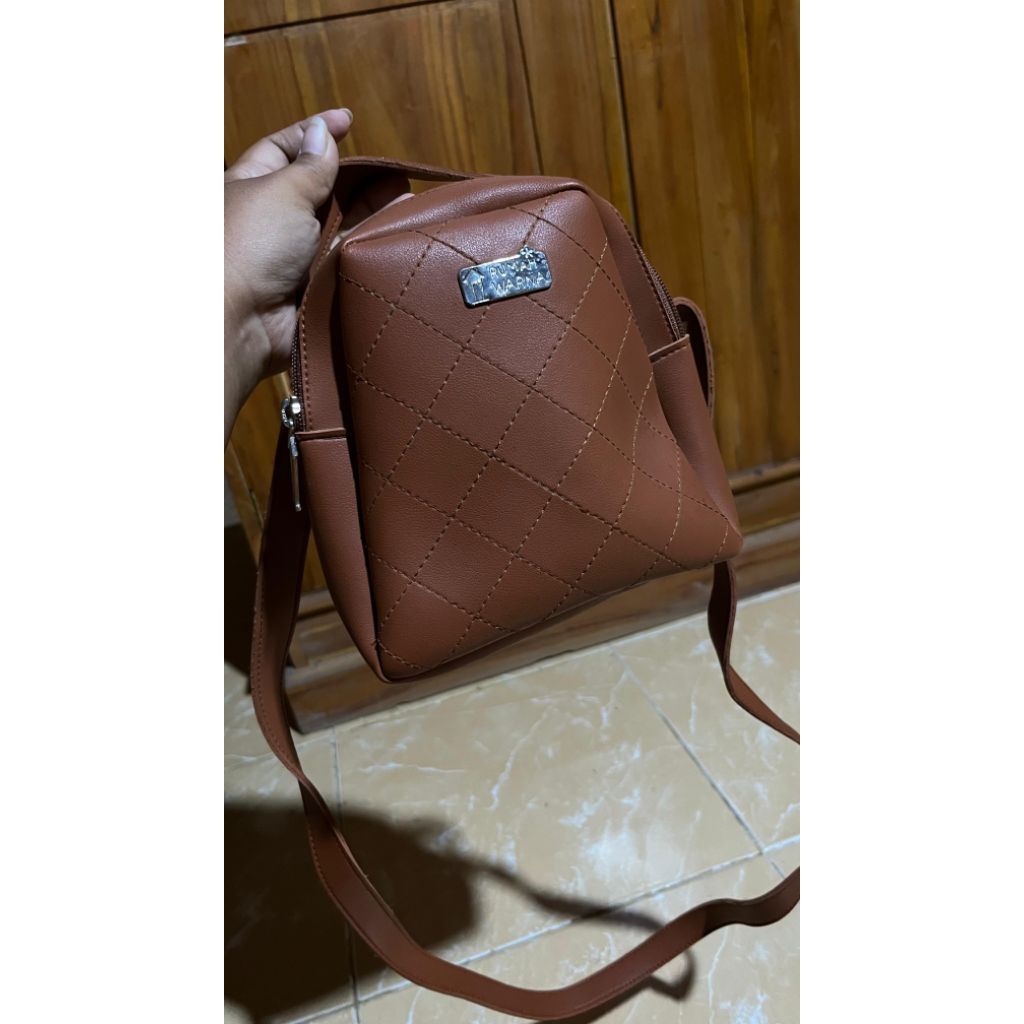 Sling Bag Rumah Warna Prelov | Rumah Warna | Tas Rumah warna | Preloved | Tas selempang rumah warna