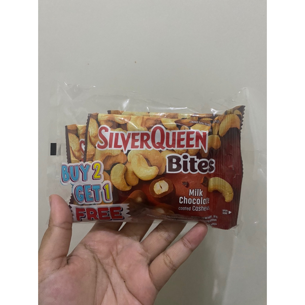 (Buy 2 get 1 Free) SilverQueen Bites Cashew Almond Mede Coklat Susu Gurih 30gr x 3 pcs