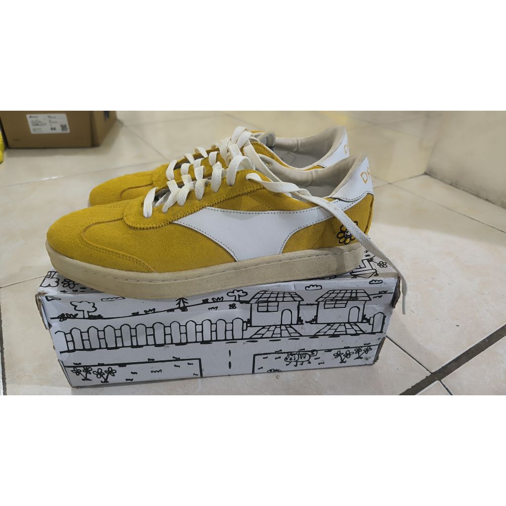 sepatu CAMPESS x isser w james "family edition" sunflower