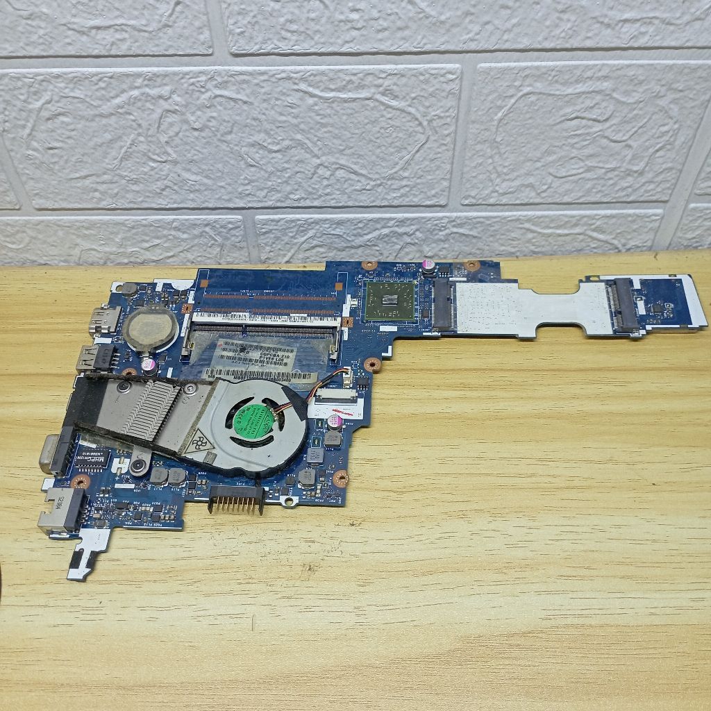 Motherboard Mainboard Mobo Mesin Normal nyala Hidup Laptop Notebook Acer Aspire One 722 AO722