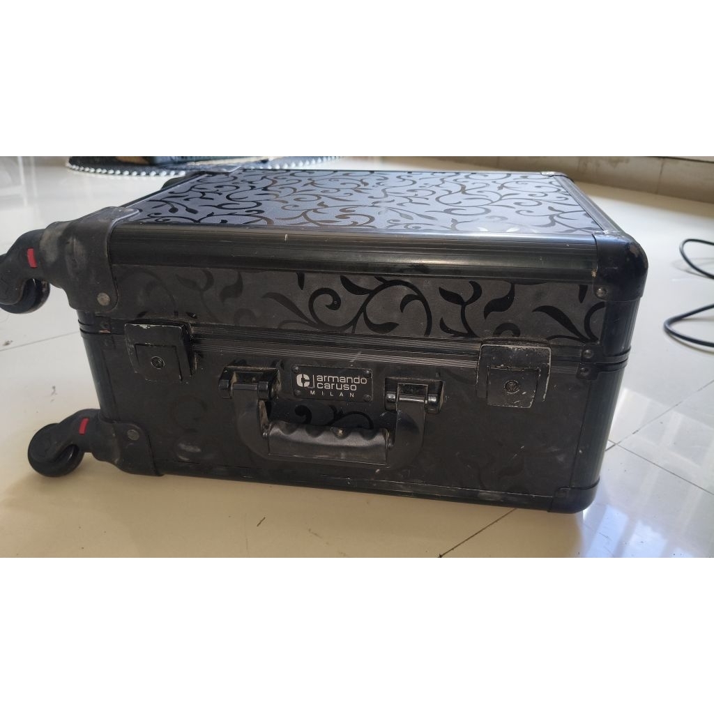 Preloved beauty case armando caruso