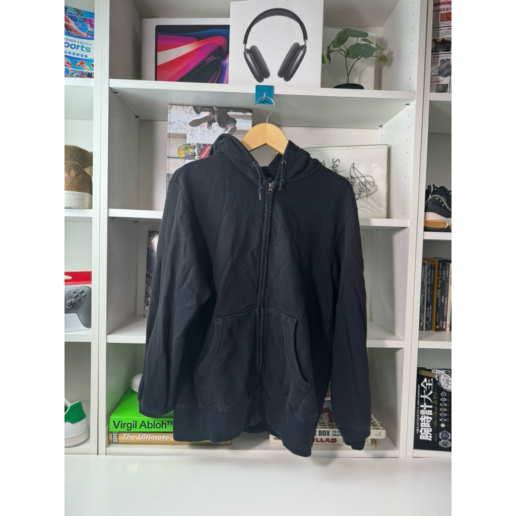 Uniqlo Hoodie Resleting hitam