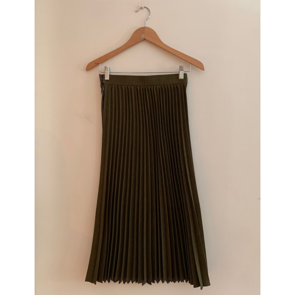 Private Eyes - Goen.j Green Pleated Skirt