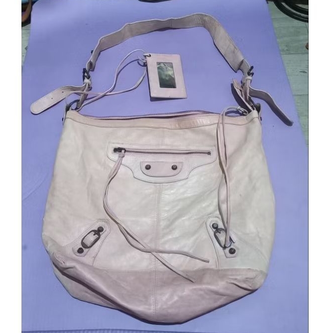 Balenciaga ala The Day