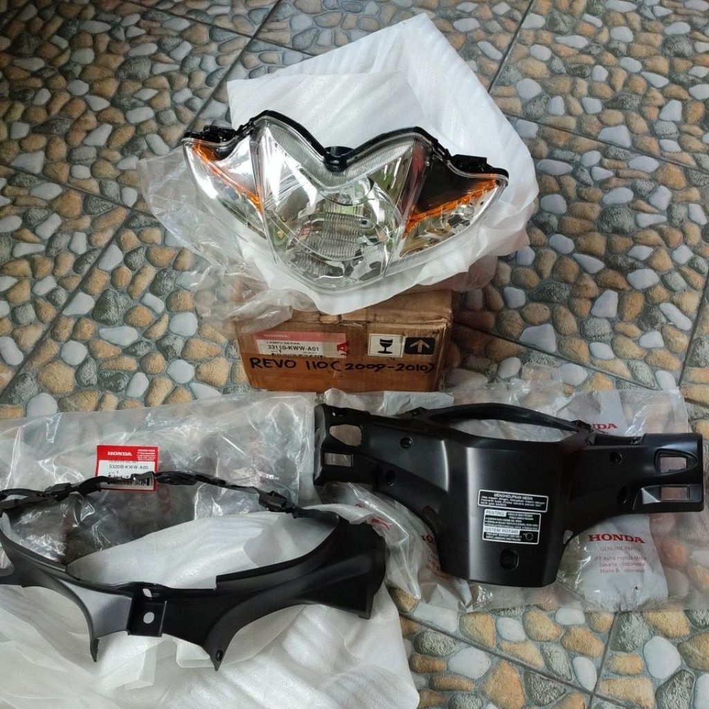BATOK KEPALA TOTOK LAMPU DEPAN SET REVO DX HONDA REVO ABSOLUTE ORIGINAL AHM SET LENGKAP