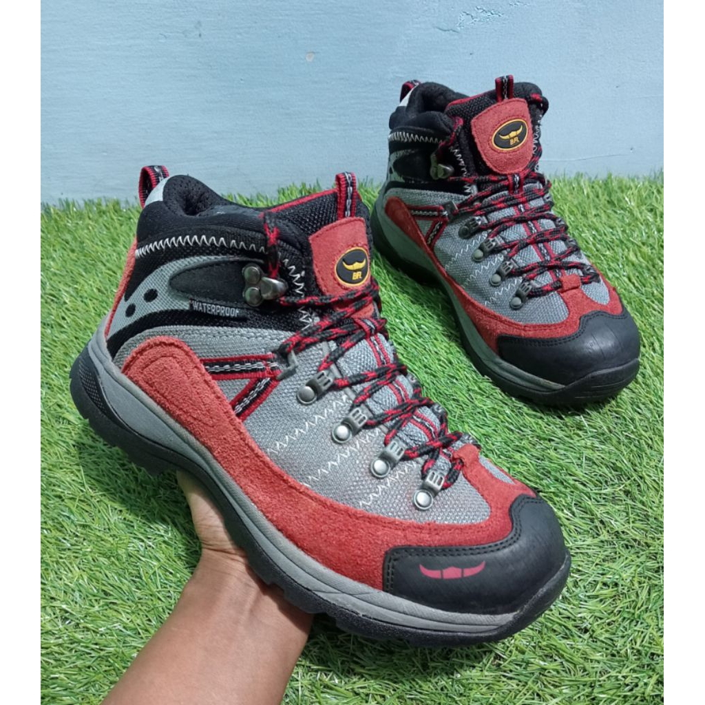 Sepatu Outdoor / Hiking BFL Waterproof Mud Cut 38/24