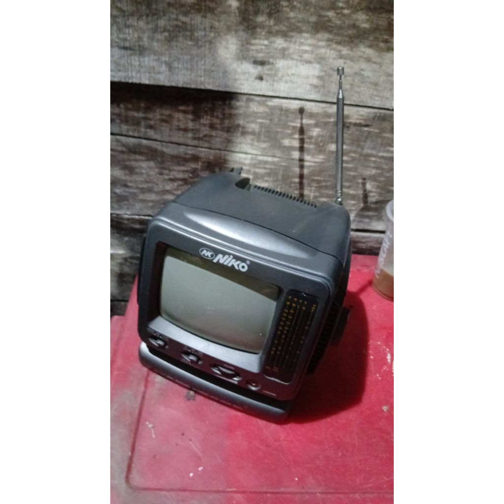 tv mini niko 155rb jadul antik kuno lawas vintage display anggap mati