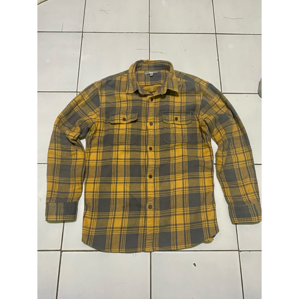 Kemeja Flanel Uniqlo double pocket