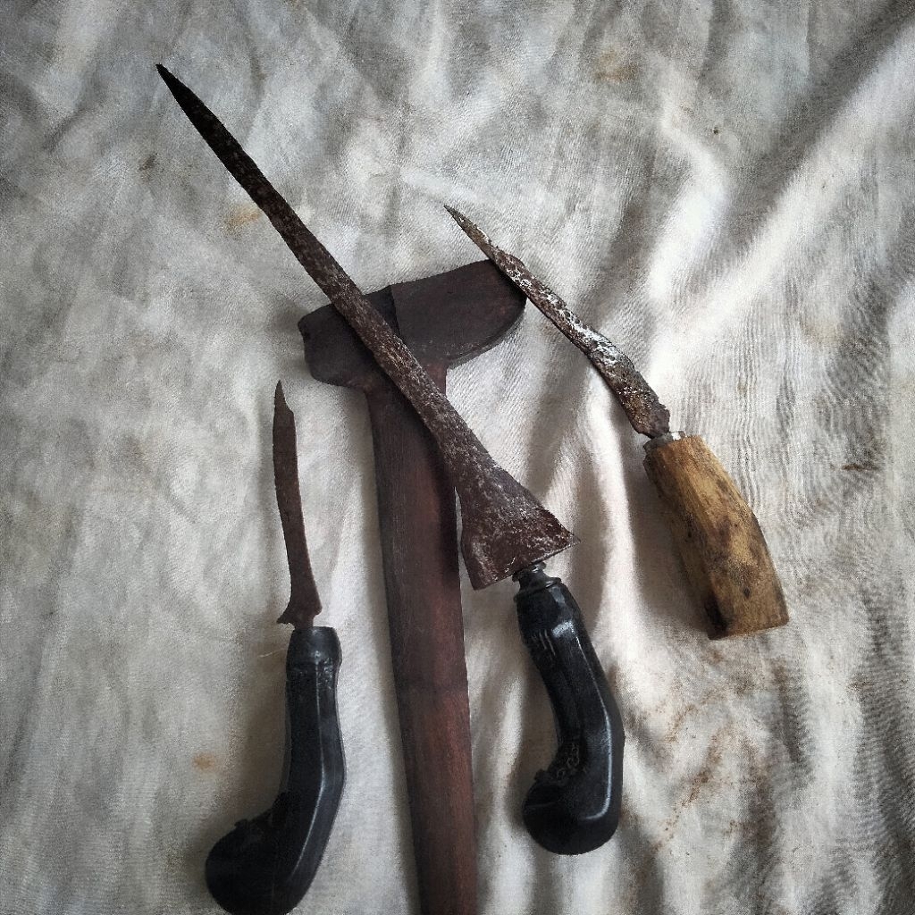 koleksi keris sepuh brojol dn pska kecil jhimmaddhaann sesuai foto tersedia keris sengkelat sabuk in