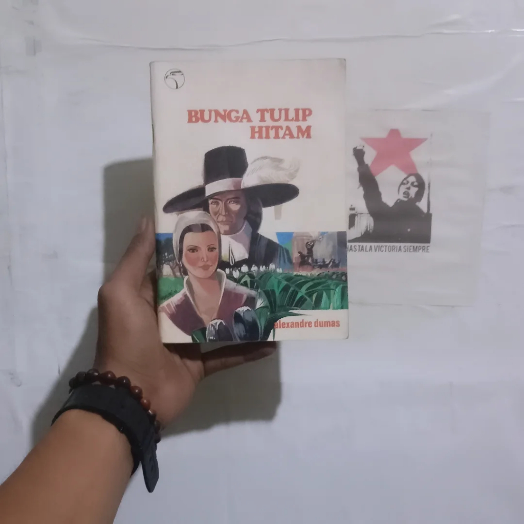 Buku Alexandre Dumas The Count of Monte Cristo / The Three Musketters / The Man in the Iron Mask / W