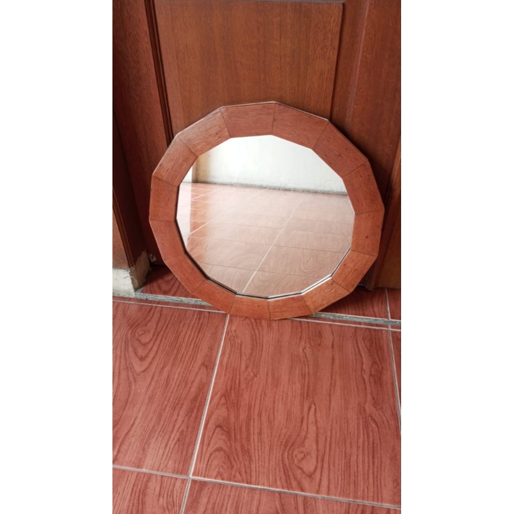 Cermin Bingkai Kayu Borneo