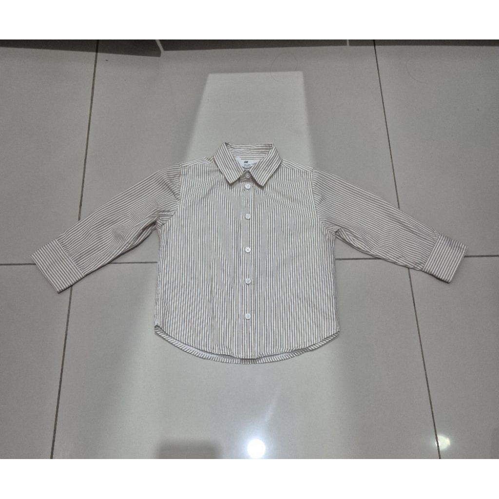 Preloved Kemeja Hnm anak laki laki pakaian anak laki laki kemeja anak laki