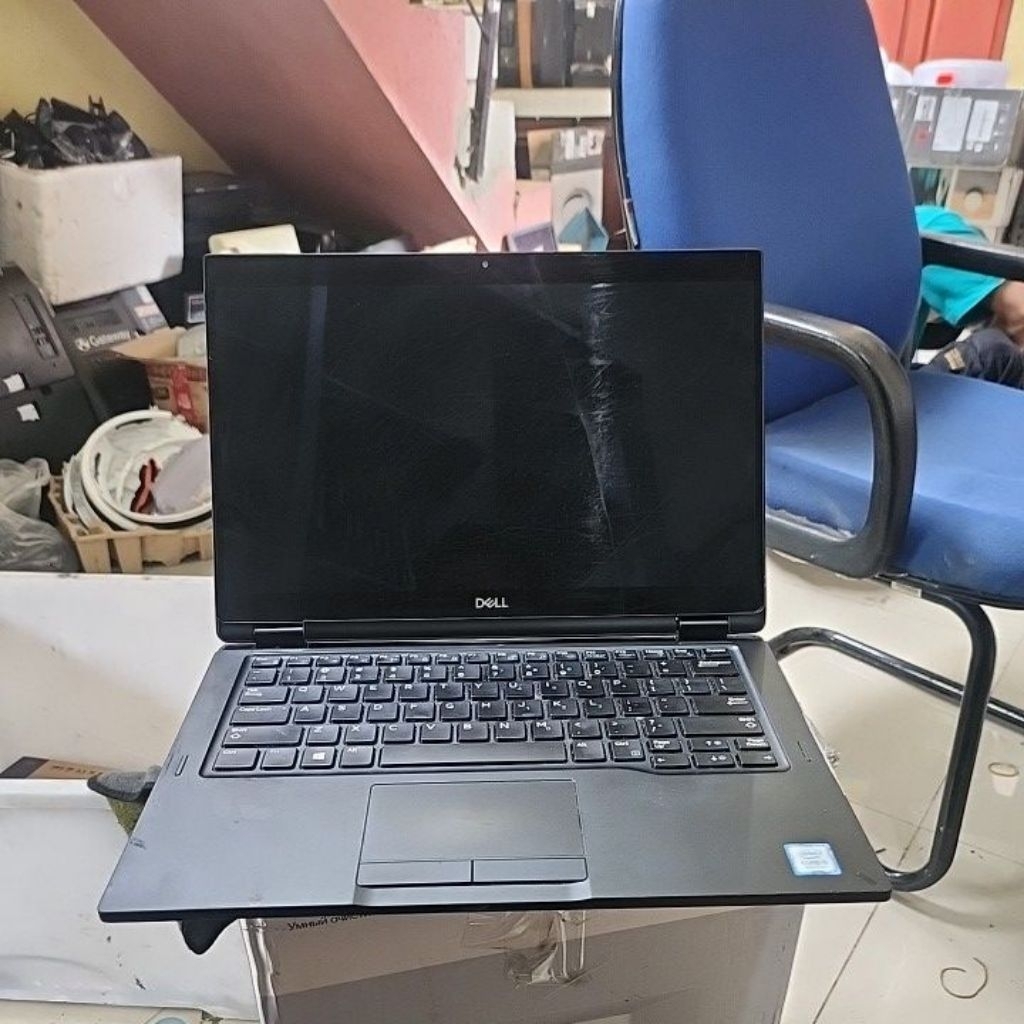 Laptop Dell Latitude 7390 2 in 1 Core i5 8300U no Ram dan ssd Minus Touchscreen Retak Speaker Batera