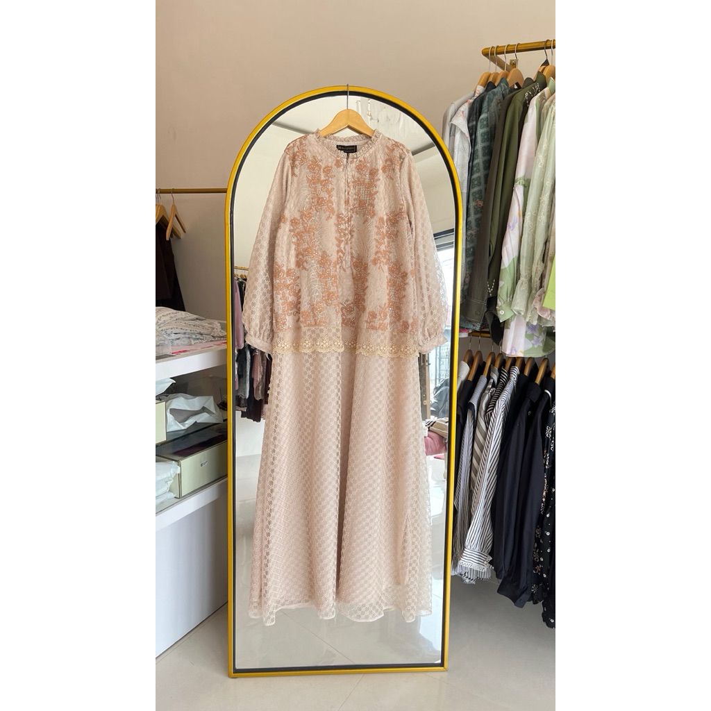 new DRESS heavenlight sz M