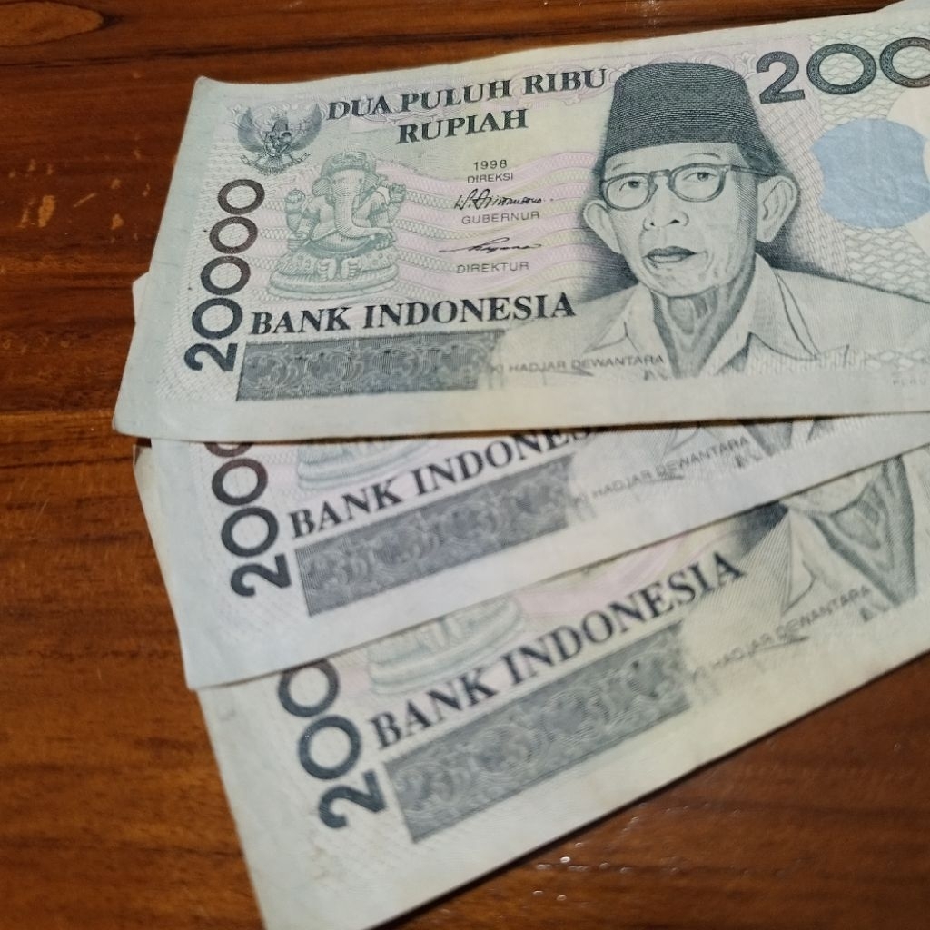 uang kuno koleksi 20 ribu. 20.000 Asli