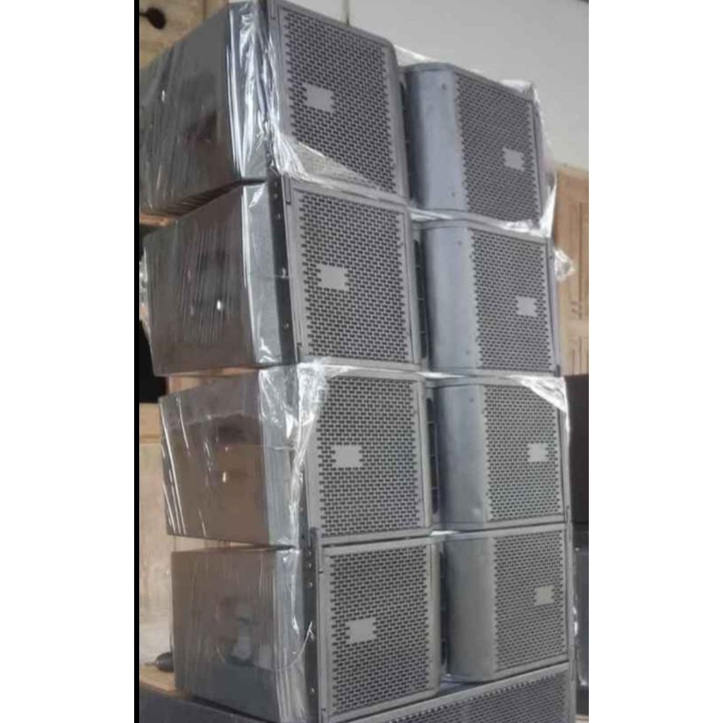 line array 210