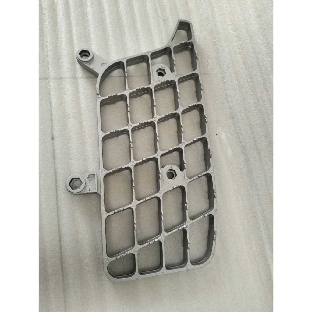 Tangga Bawah Supergreat/Tangga Bawah FUSO Supergreat/Tangga Aluminium FUSO Supergreat/Foot Step FUSO