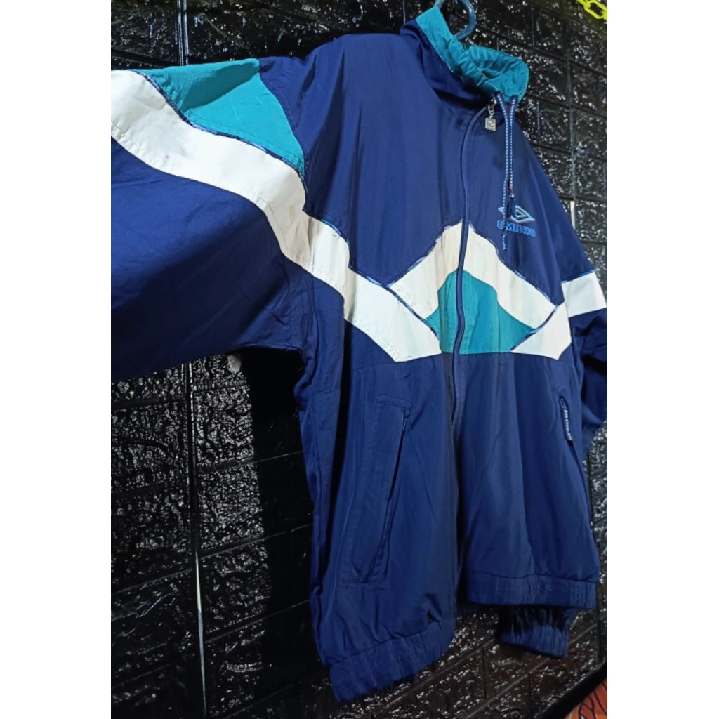 Windbreaker vintage umbro ( LD 132, P 71 )