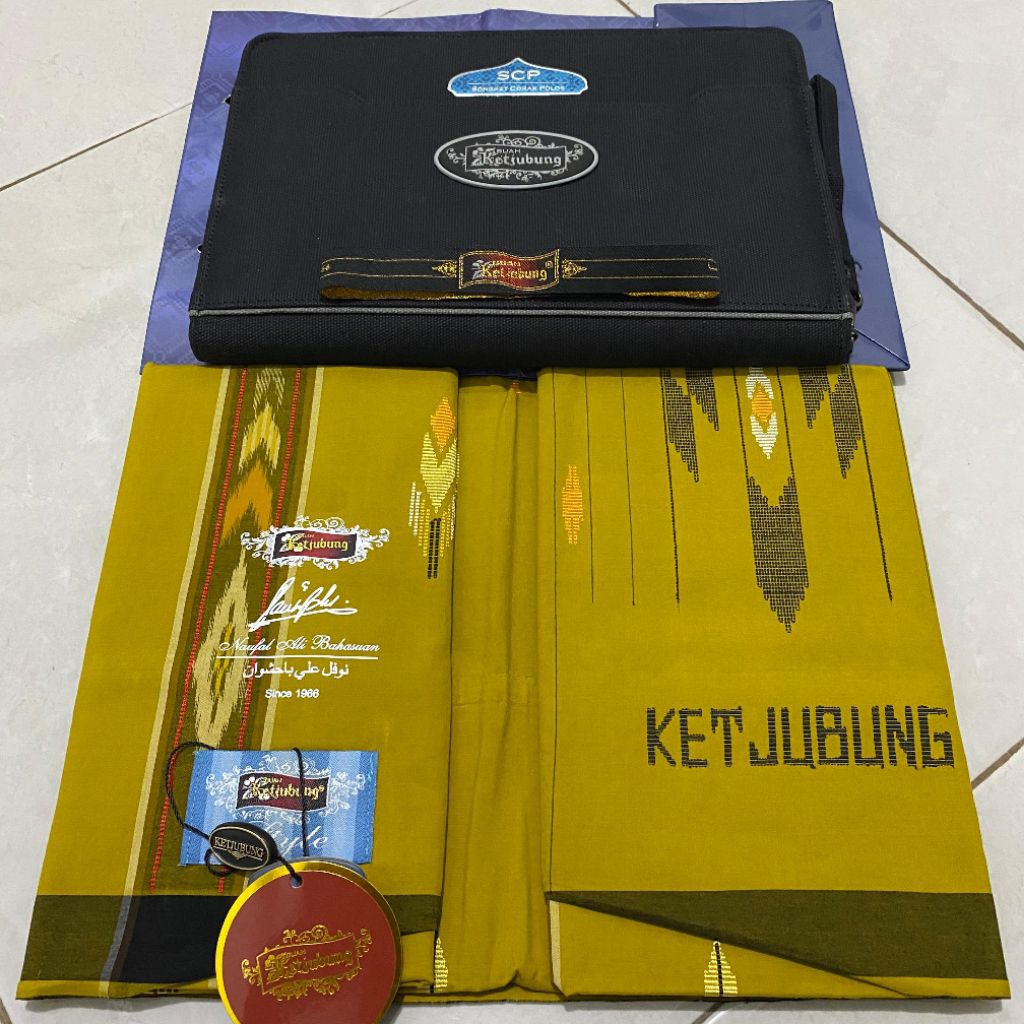 Sarung Ketjubung SCP Red Mesres | Jahit Tengah