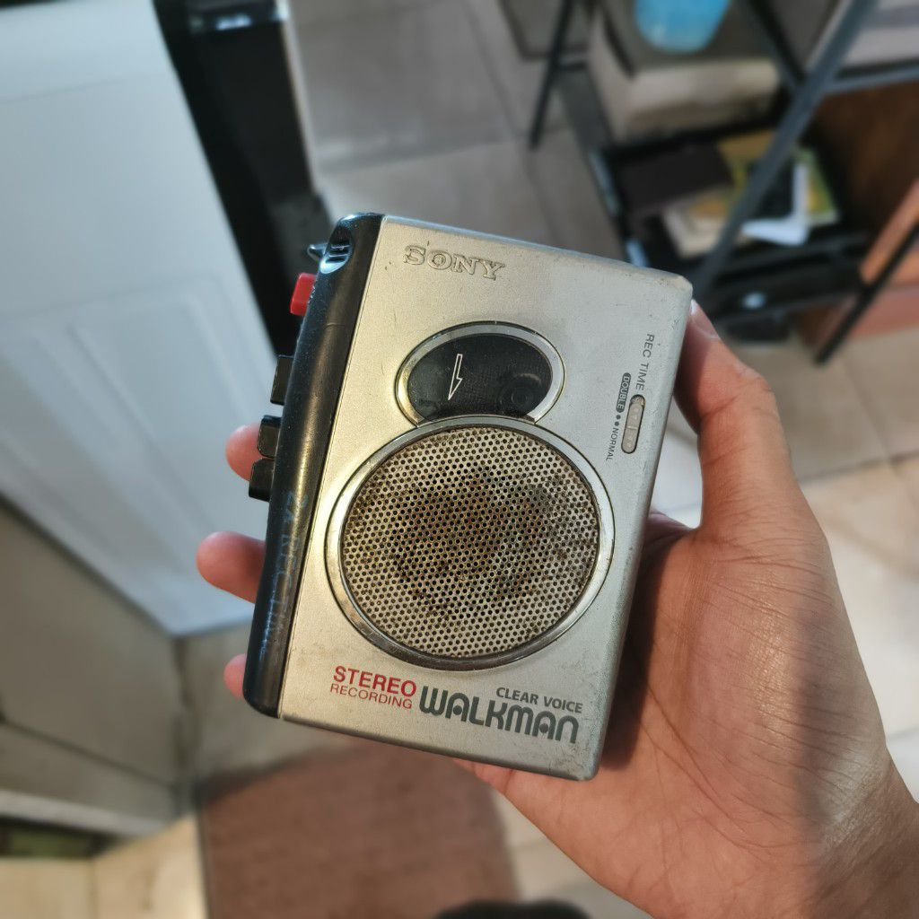 Walkman Sony TCS 30D - ada speaker internal