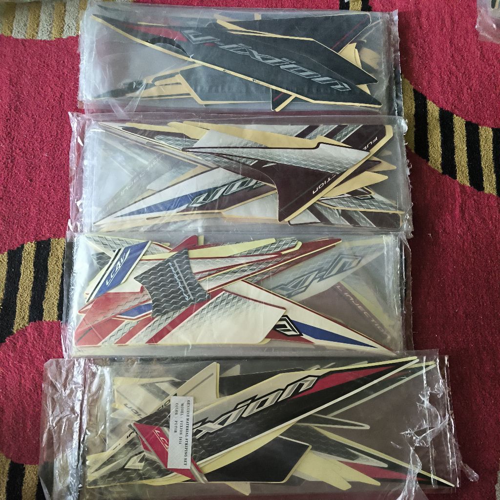 Striping/Lis Body Yamaha Vixion 2014 – Stiker Body Vixion 2014 1 Set Lengkap