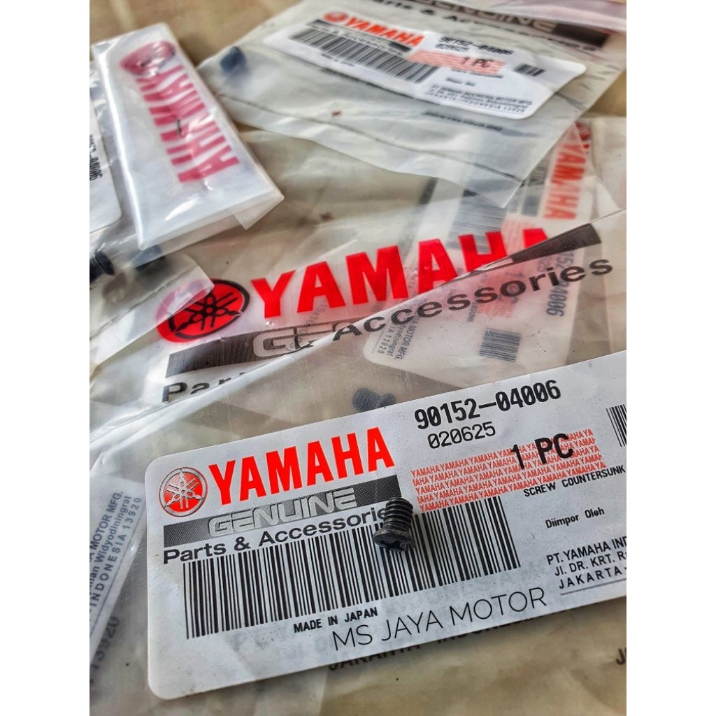 BAUT EMBLEM TANGKI ORI YAMAHA RXS RXR RX SPESIAL YT115 YT-115 RX100 ORIGINAL YAMAHA 90152-04006