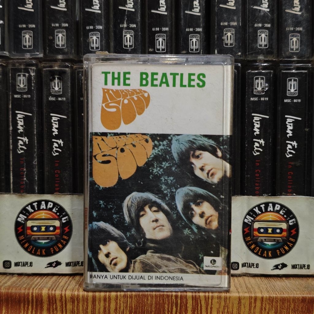 Kaset - The Beatles - Rubber Soul - Radio Tape - Kaset Pita - Radio - Pemutar Kaset - Retro - Classi