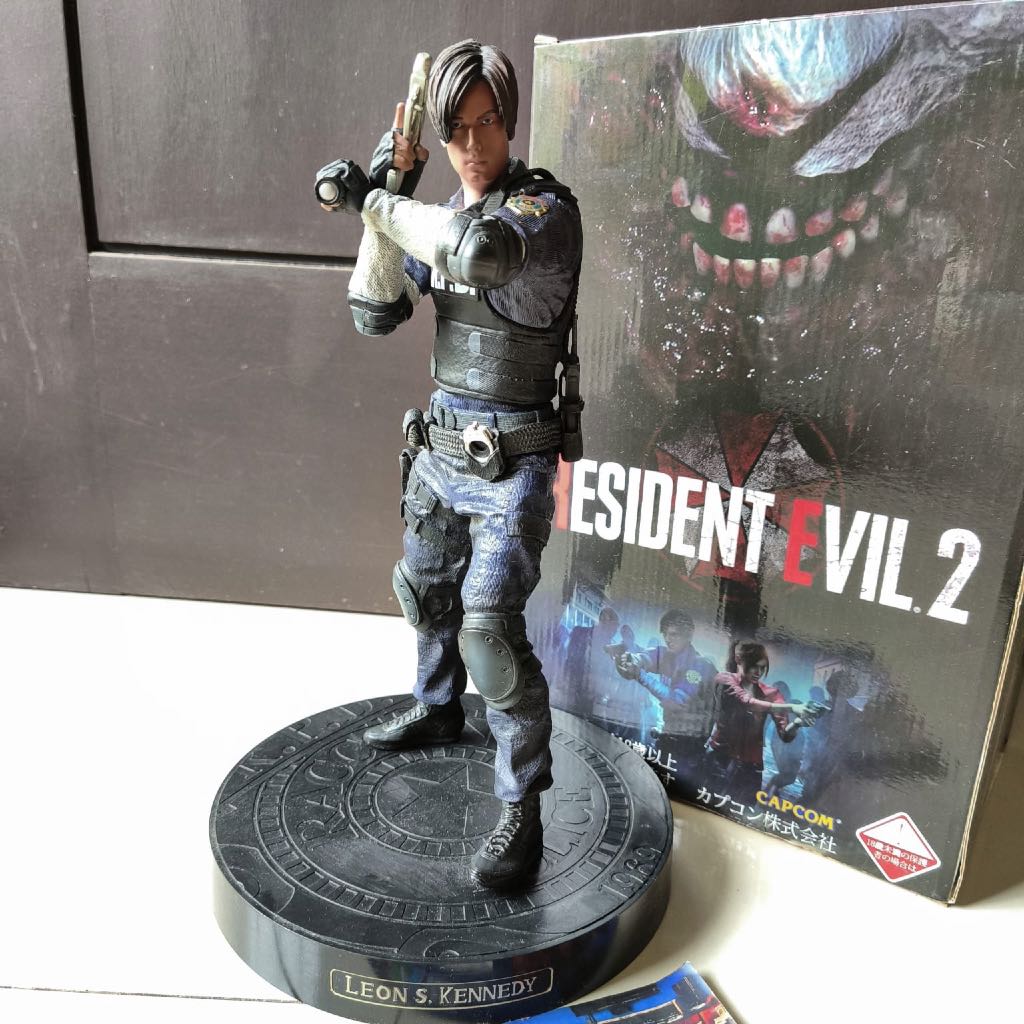 Leon S Kennedy Statue Resident Evil 2 Remake
