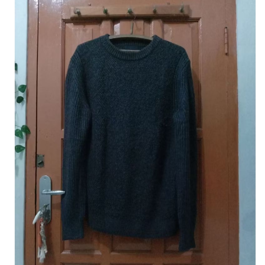 (Preloved) Sweater Rajut Kutub Brand Trugen