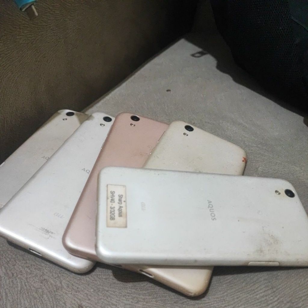 Sharp Aquos shv40 3/32gb