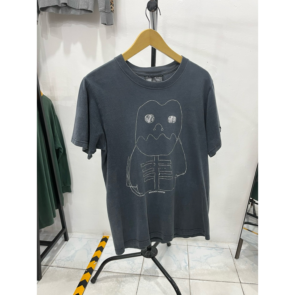 bounty hunter faded tshirt