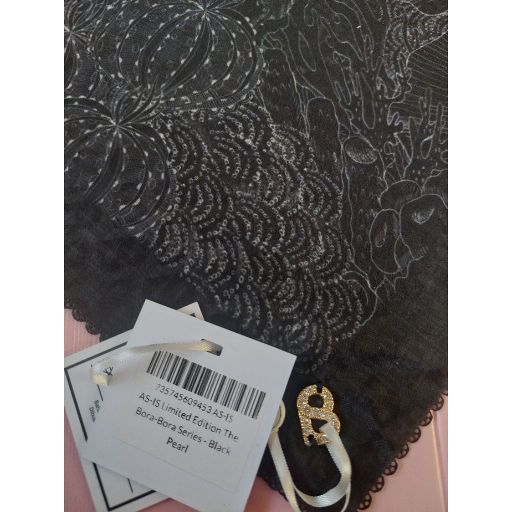 Buttonscarves Bora-bora black pearl