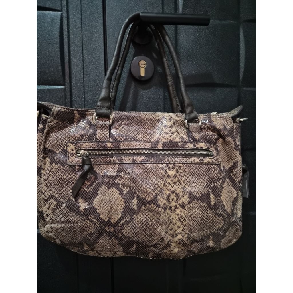 Tas tote kulit motif Esquire